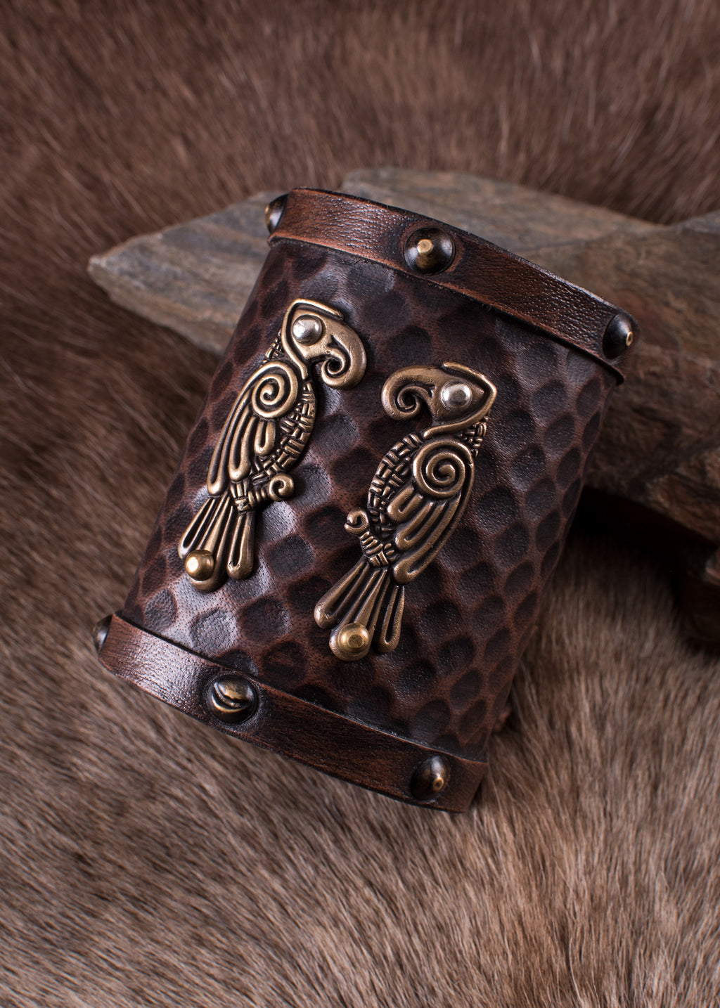 Protège-bras Viking en cuir Hugin et Munin – Manchette nordique brune