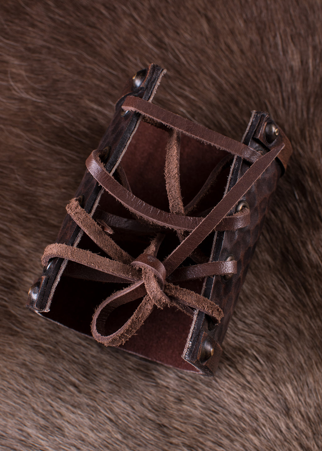 Protège-bras Viking en cuir Hugin et Munin – Manchette nordique brune