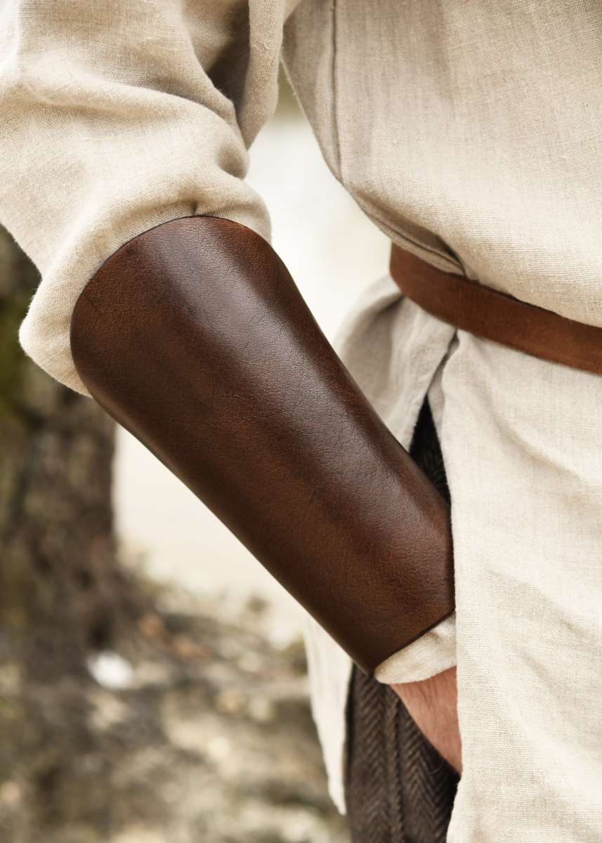Manchette courte de combat médiévale en cuir marron foncé